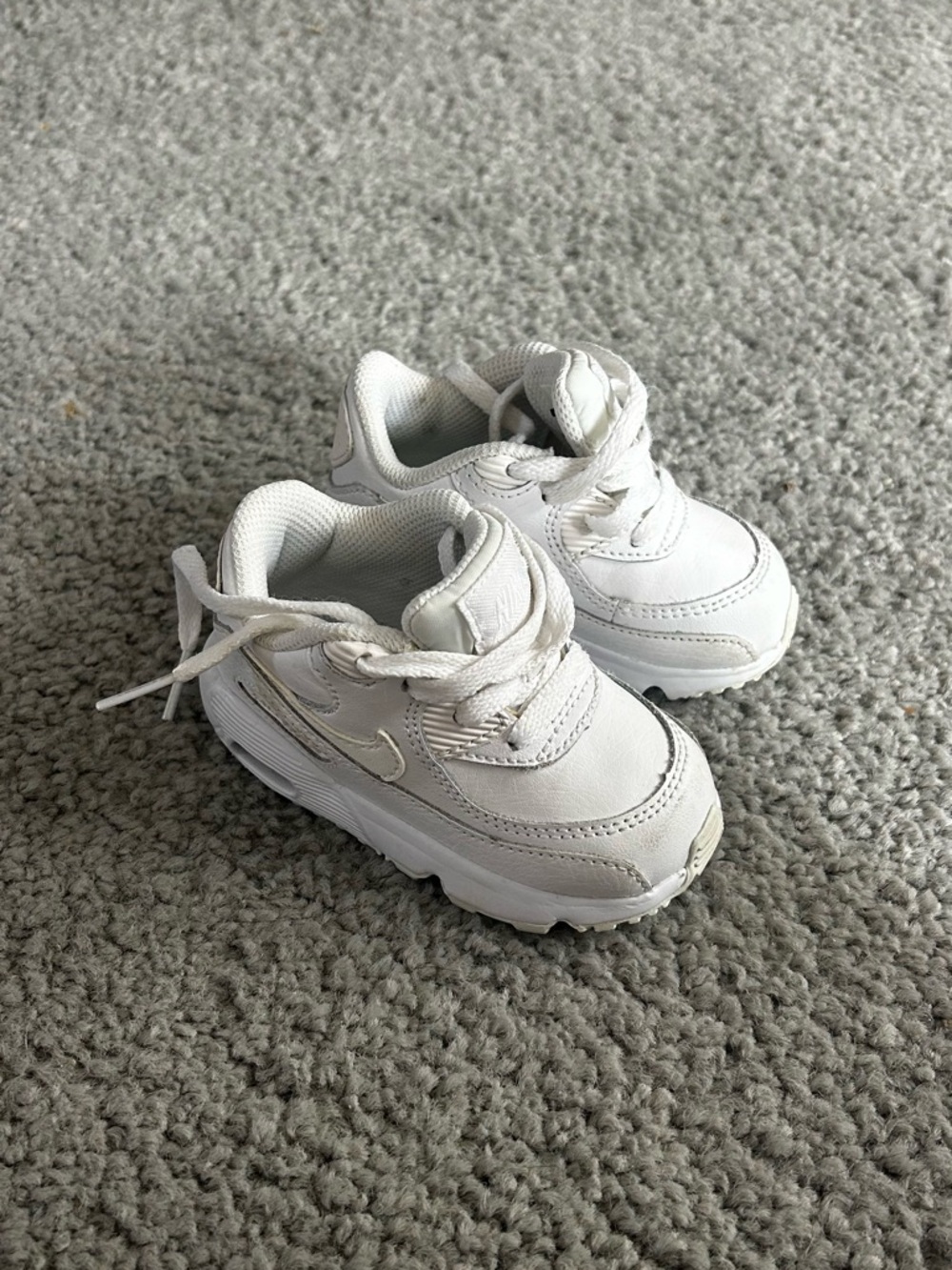 White Nike Air Max 5